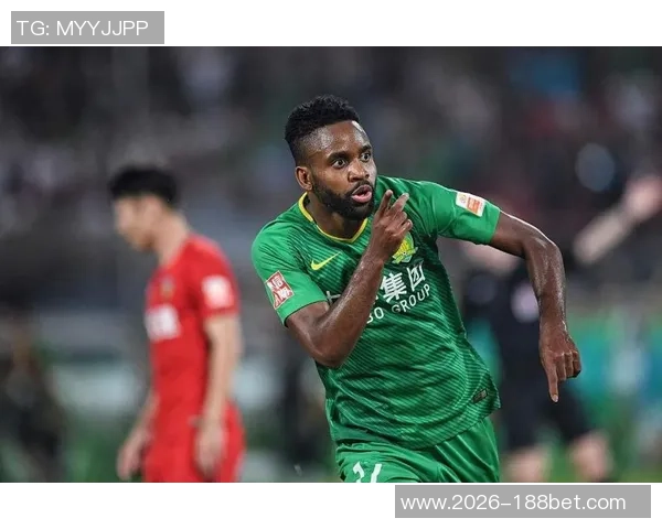 巴坎布门前绝佳机会中横梁球员自投自破成意外进球