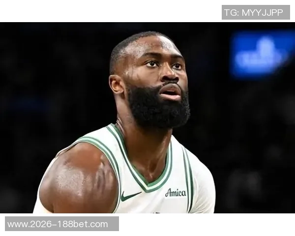 杰伦布朗称赞西蒙斯持续进步与积极心态表示对他的高度尊重