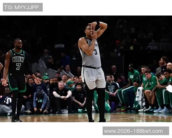 马克威廉姆斯表现出色13投8中贡献18分14篮板其中6个前场篮板助力球队